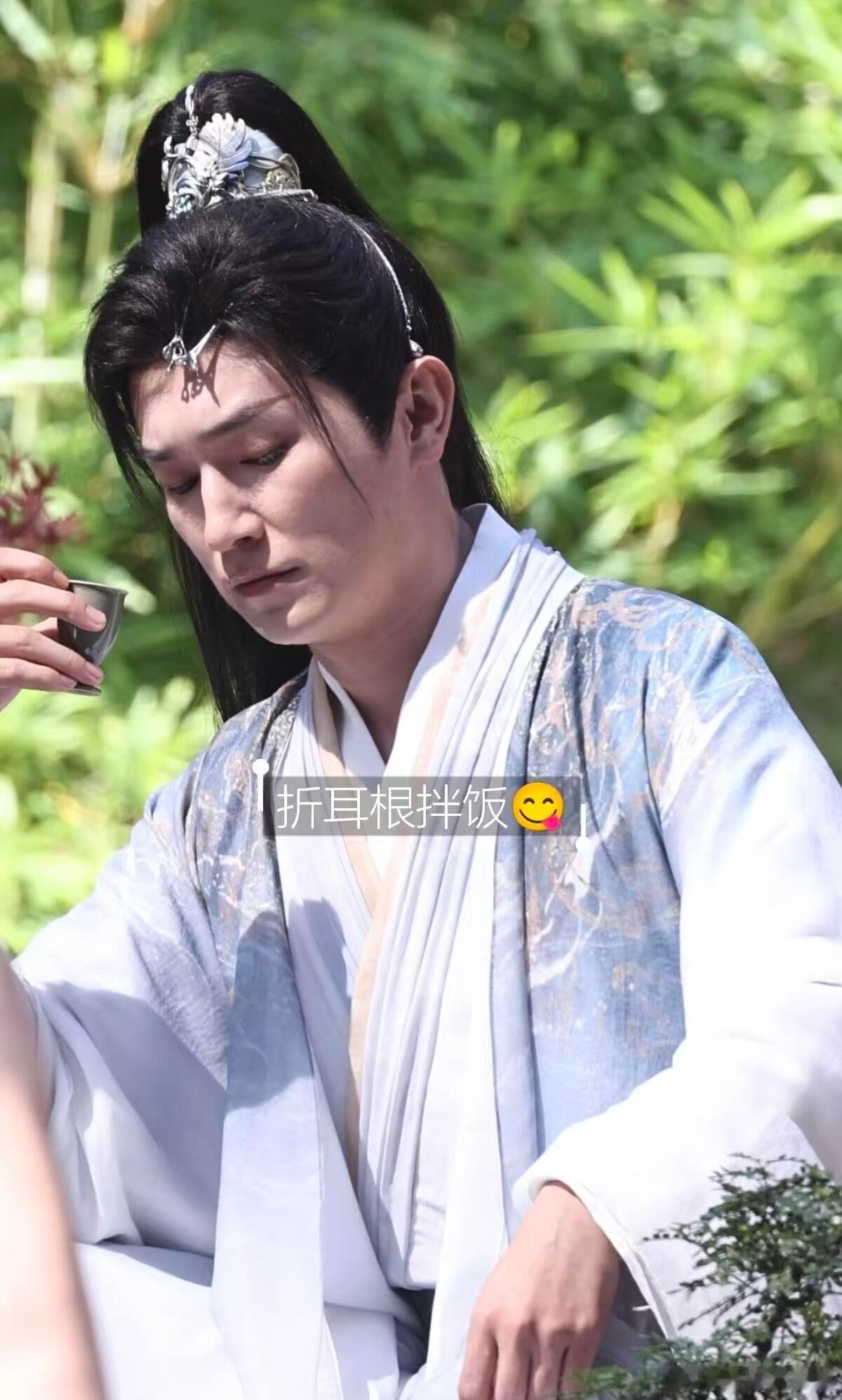 杨旭文怎么长这样了[柯基] ​​​