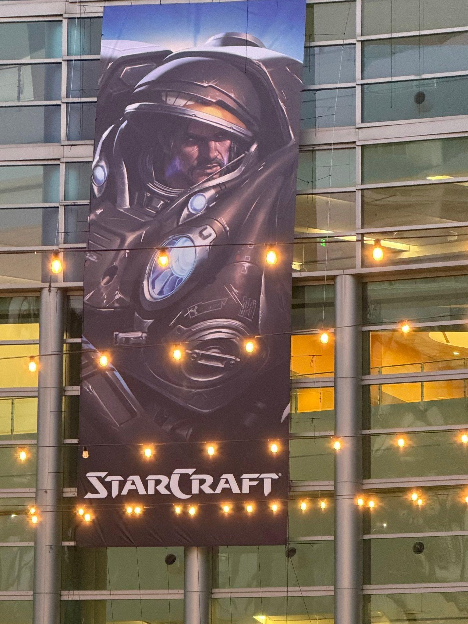 星际争霸  活久见，今年BlizzCon上似乎会公布StarCraft新作。 ​