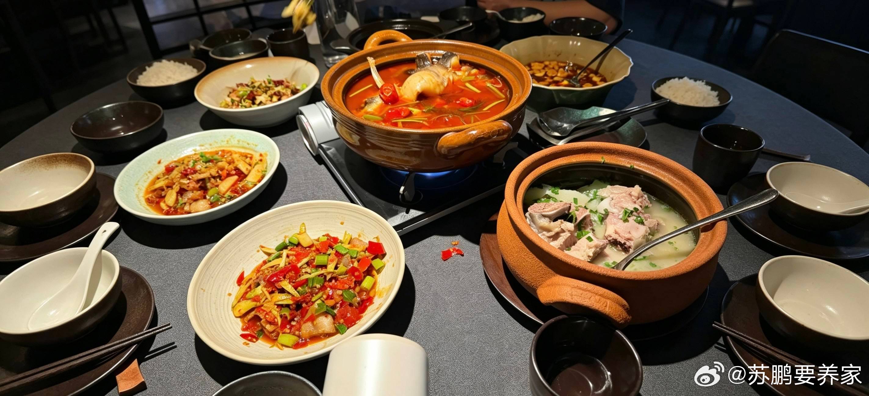 简评！受周末消息偏暖刺激，大盘高开后一度冲击年线附近，随后震荡走弱，午后先看39