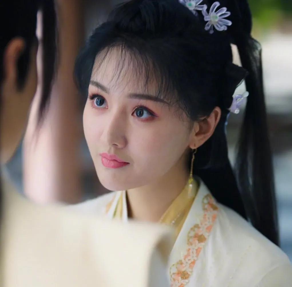 差点以为是她
长月烬明的一个角色，于正选的，侧脸好像啊！