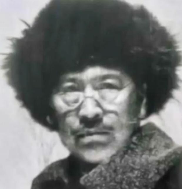 1931年，吉林大地主戴凤龄，过完60大寿。哪料，他却变卖所有家产，买了几百条枪