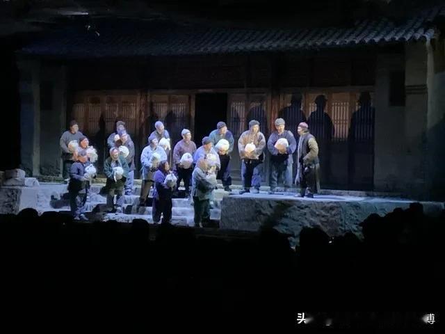 在横店，无论是女性群演还是男性群演，其收入情况都并非一成不变，会受到群演类型、工