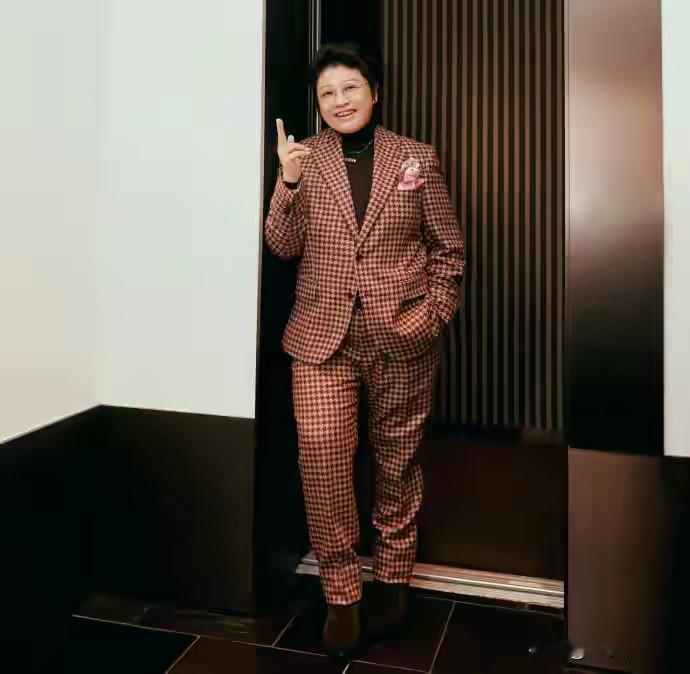 1月23日晚，西安奥体中心体育馆内，韩红“我想成为你”巡回演唱会迎来收官之战。当