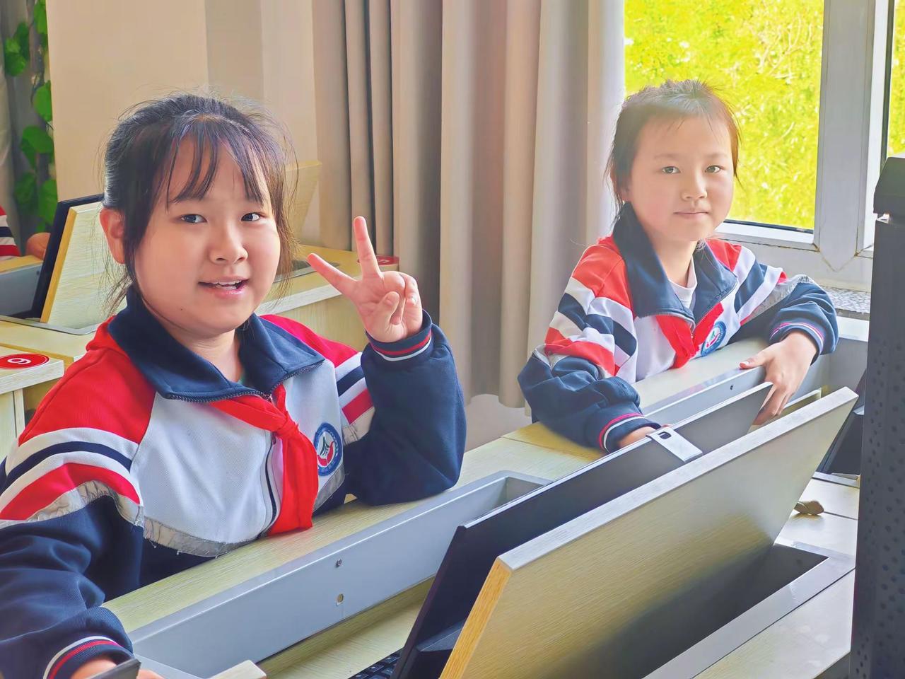 学生认真的样子好可爱😊可爱的学生 记录学生学习生活