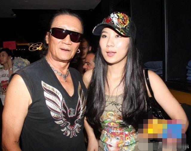 曝谢霆锋张柏芝结婚与王菲有关谢贤前女友回应2000万分手费 据港媒，谢贤前女友C