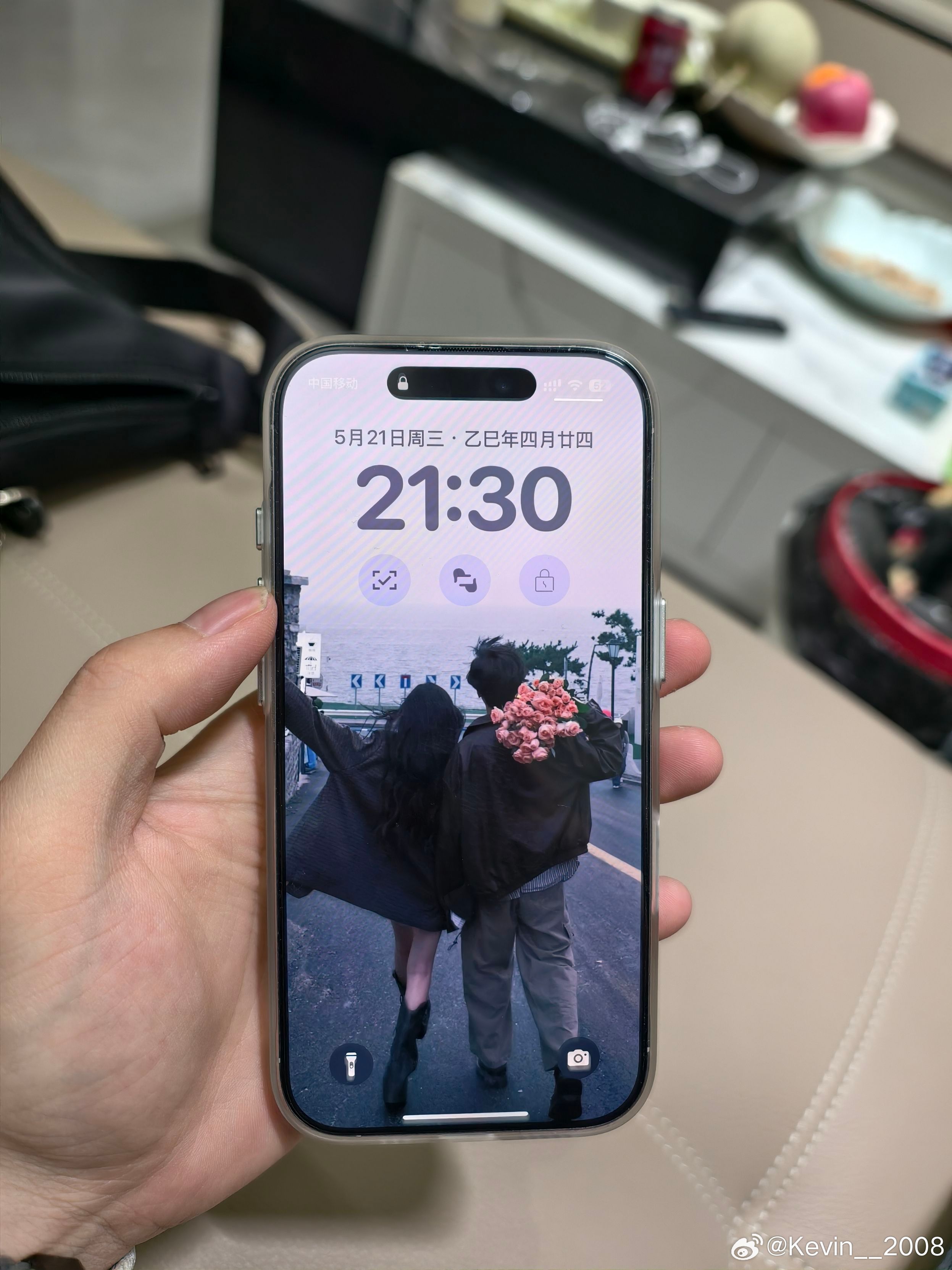 又拿起苹果手机，不得不说有些体验上还是比安卓更好用 ​​​