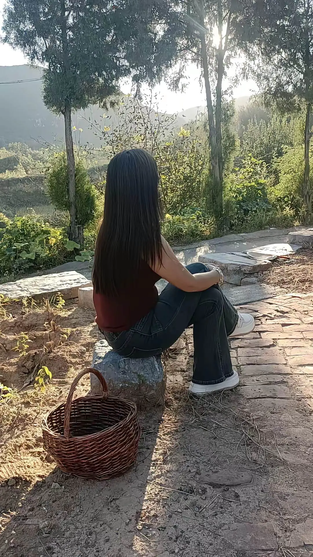 日落归山海，山海藏身意 没有人不遗憾，也没有人不痛苦，只是有人不喊疼 ...