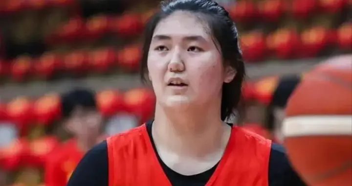 中国女篮希望之星！19岁的张子宇明年有望加盟WNBA！
