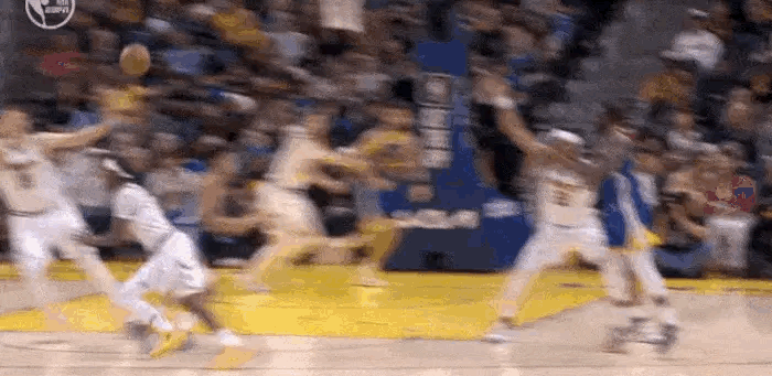 约基奇32分16篮板16助攻4抢断1封盖，又一个大号三双，率领掘金本赛季常规赛4