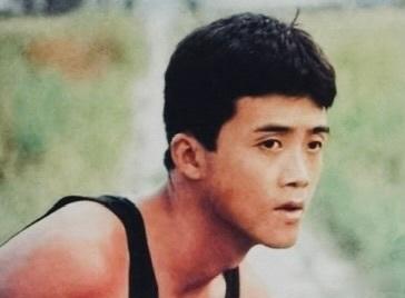 “魔岩三杰时间”。何勇，窦唯，张楚——“九十年代他们的青春，不也就是我们的青春吗