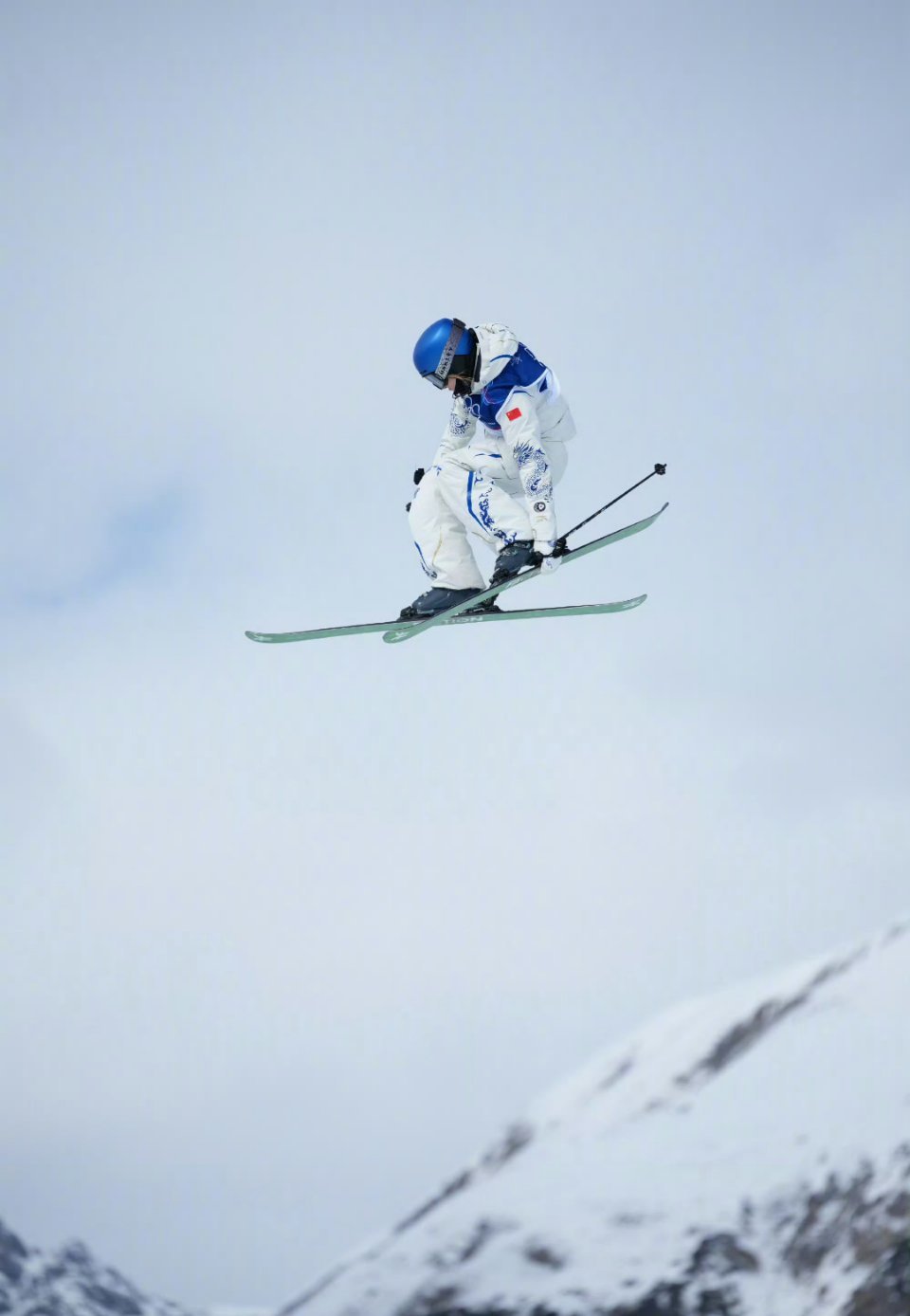 谷爱凌决赛 超级厉害，一直在电视机前为你加油，为你骄傲 谷爱凌第一跳后哭了 谷爱