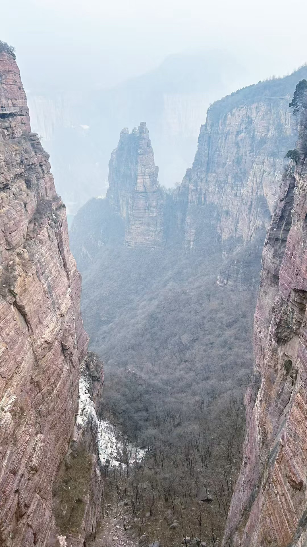 新乡宝泉旅游度假区好看！就是有点费脚，费鞋[允悲] 