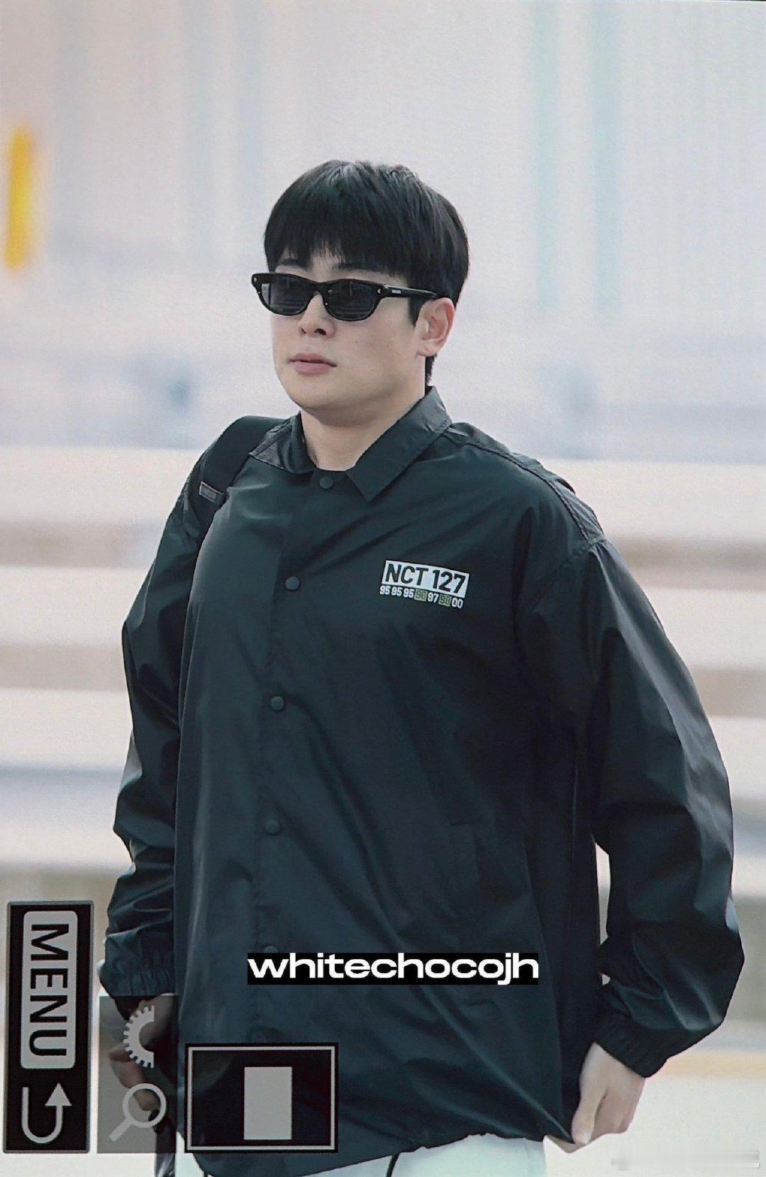 郑在玹错位一秒瘦十斤 一秒瘦十斤的郑在玹，果然拍照的时候角度很重要！