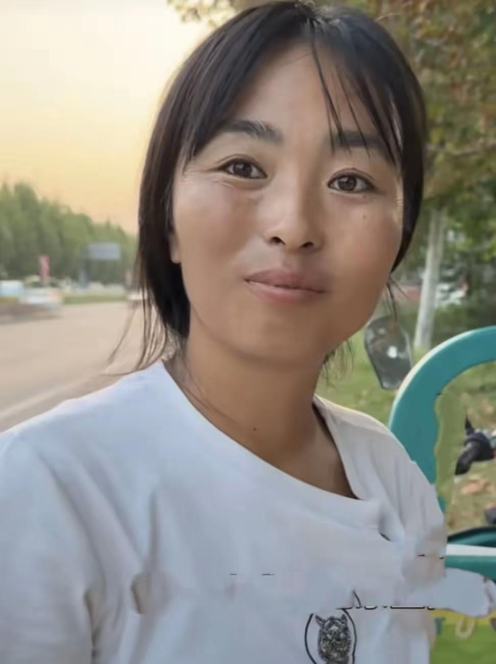 2021年冬天，河南商丘，90后女子22岁嫁人，生俩孩子，大伯哥因故不幸离世。谁