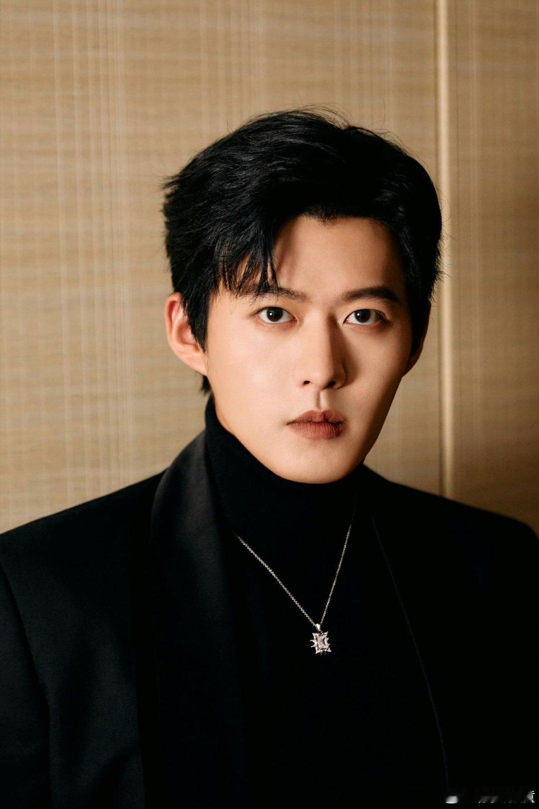 玉茗茶骨定档  短国顶流舒童加盟《玉茗茶骨》！从霸总到护主管家，海报露脸自带期待