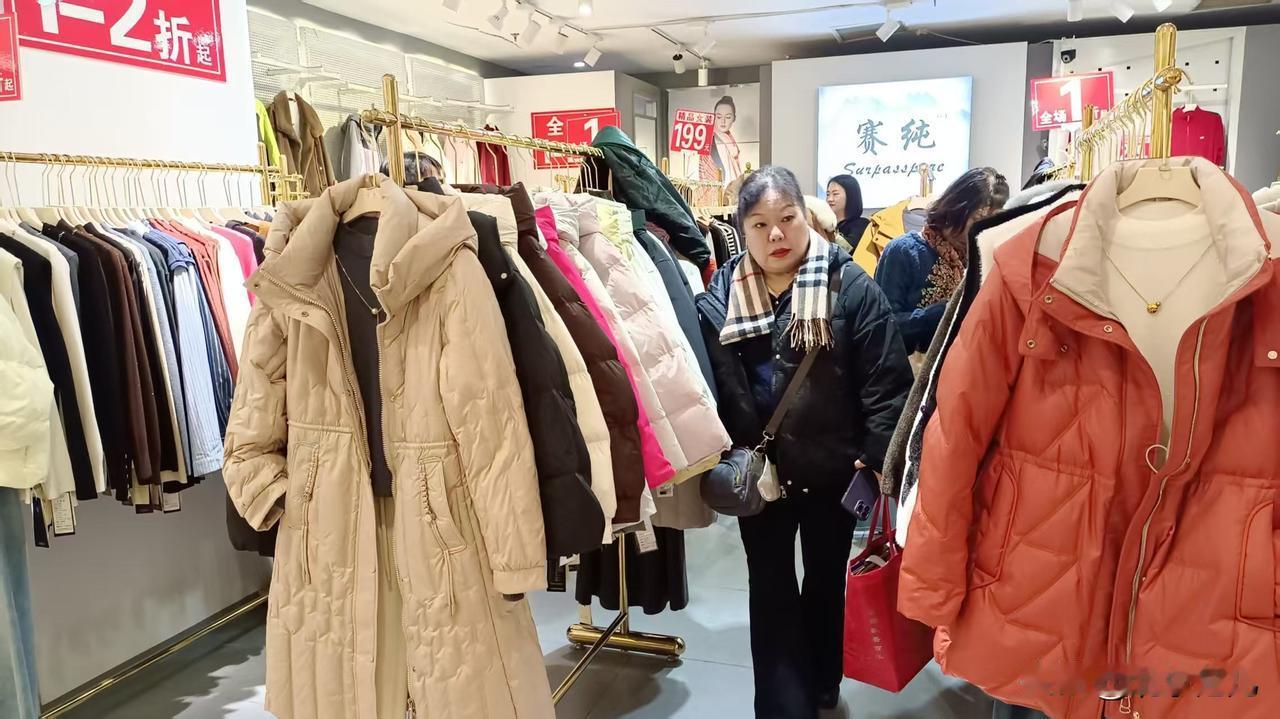 闭店倒计时！最后10天！北京又一商场闭店！
  听说复兴门百盛购物中心再有10天