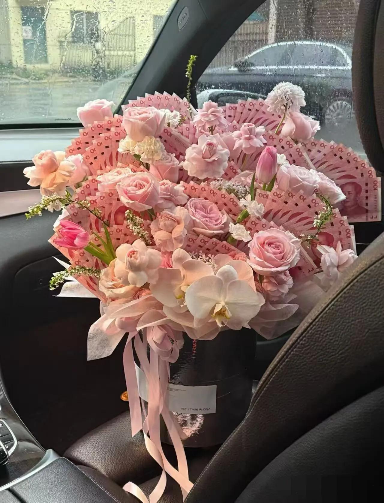 有人说这是被社会淘汰地表现，我倒觉得，这状态爽翻真地哦，没人请吃饭，不用硬着头皮