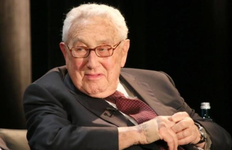 万万没想到，基辛格竟然预言俄乌冲突最先被耗干的，不是战火中的乌克兰，也不是受制裁