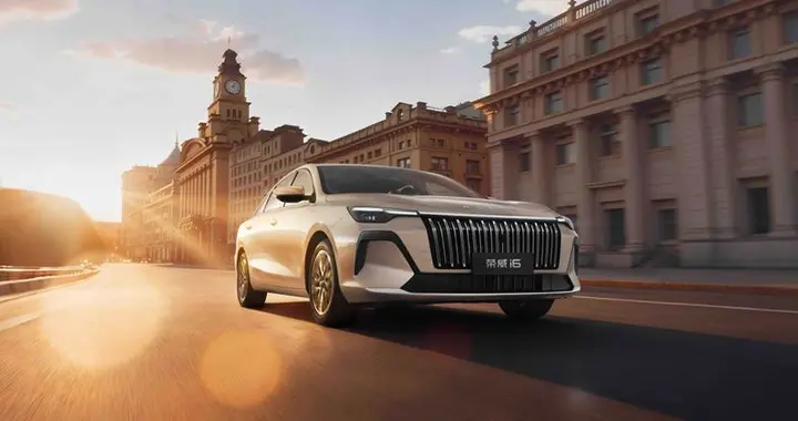 省油耐久，长长久久！国民好车荣威i6预售6.59万元起