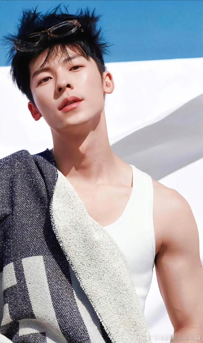 台娱顶流许光汉&港娱顶流姜涛，咱们内娱为啥没有这种独一档的顶流？