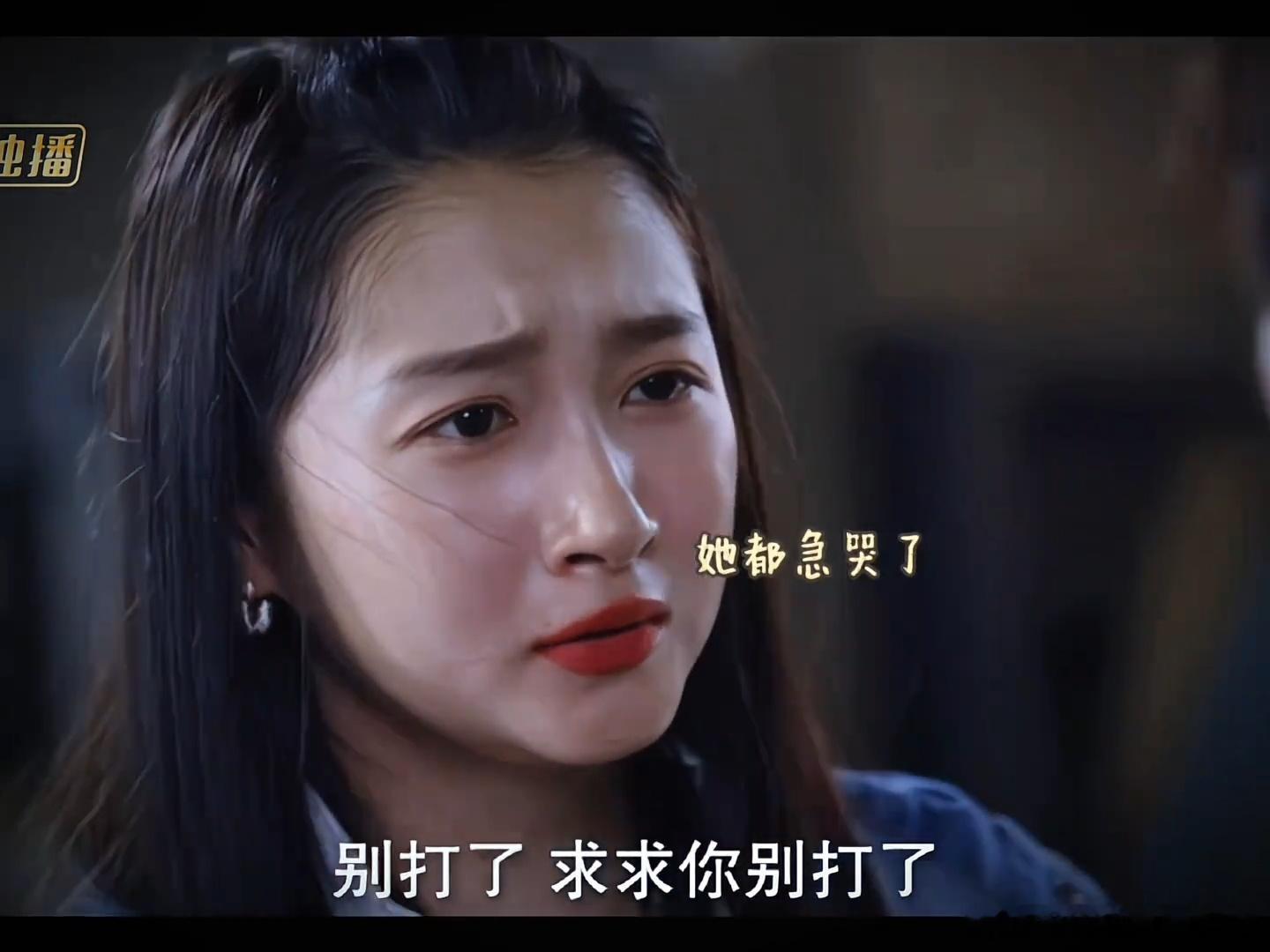 李昀锐你们别打了李昀锐雨中双人对打似曾相识谁被雨中打架戳中回忆了！大雨哗哗往下泼