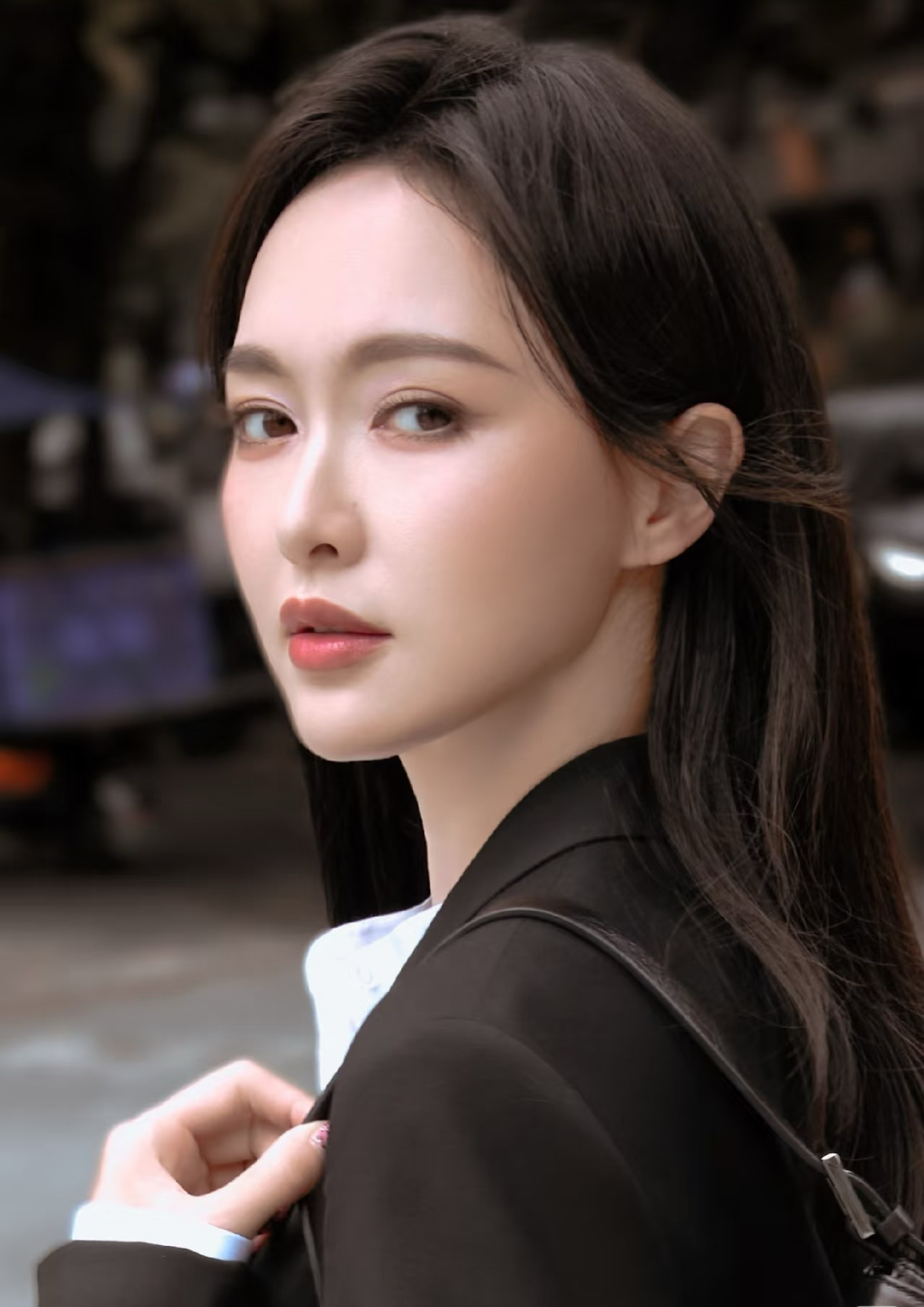 再怎么样唐嫣的三封“铁7”也不是今年杂志挂0的美湿能比的！ 