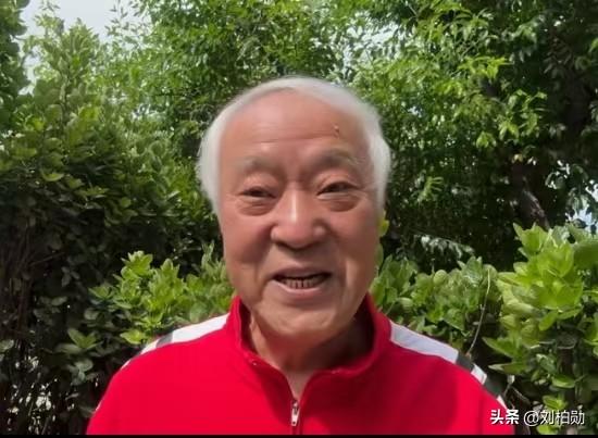 要不说他是牛群，大家都不认识了吧。你敢想象吗？当年那个和冯巩搭档、意气风发的相声