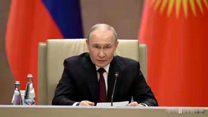 突发，俄美会谈没破局，普京在访印前又放大招了。他明确表示，乌军必须撤出顿巴斯地区