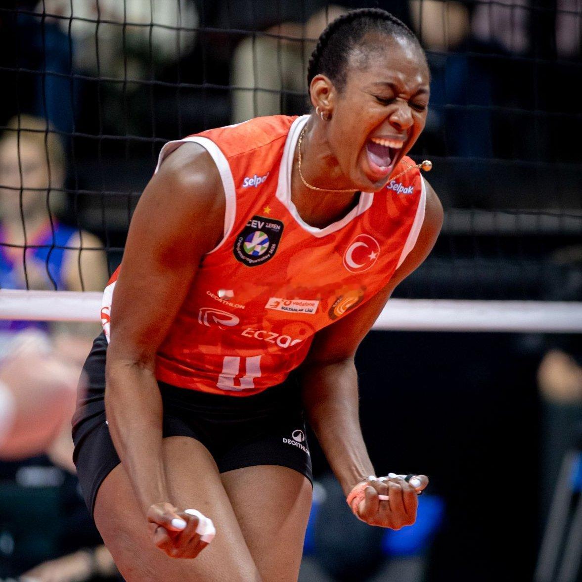 伊萨下赛季副攻线：🇺🇸雷特克，🇩🇪魏策尔，🇮🇹卢比安，🇹🇷杰克 