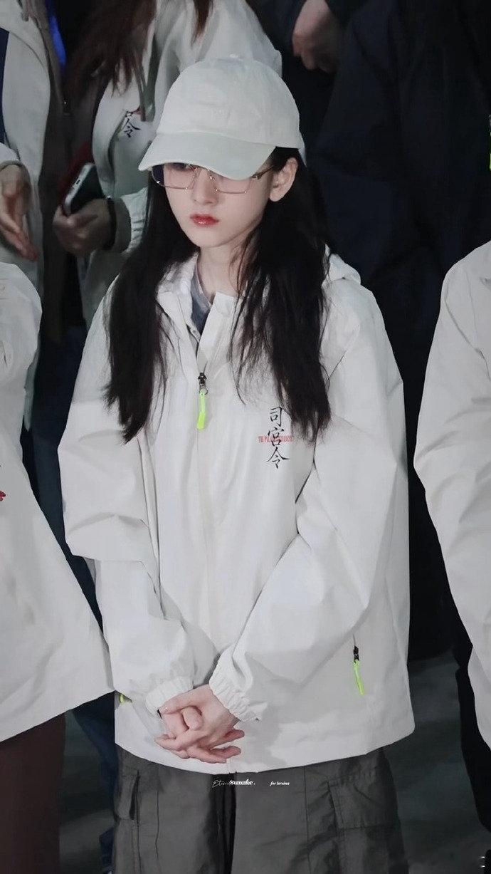 丁禹兮宋祖儿司宫令开机同框颜值组合太香了！丁禹兮宋祖儿状态在线，坐等新剧司宫令