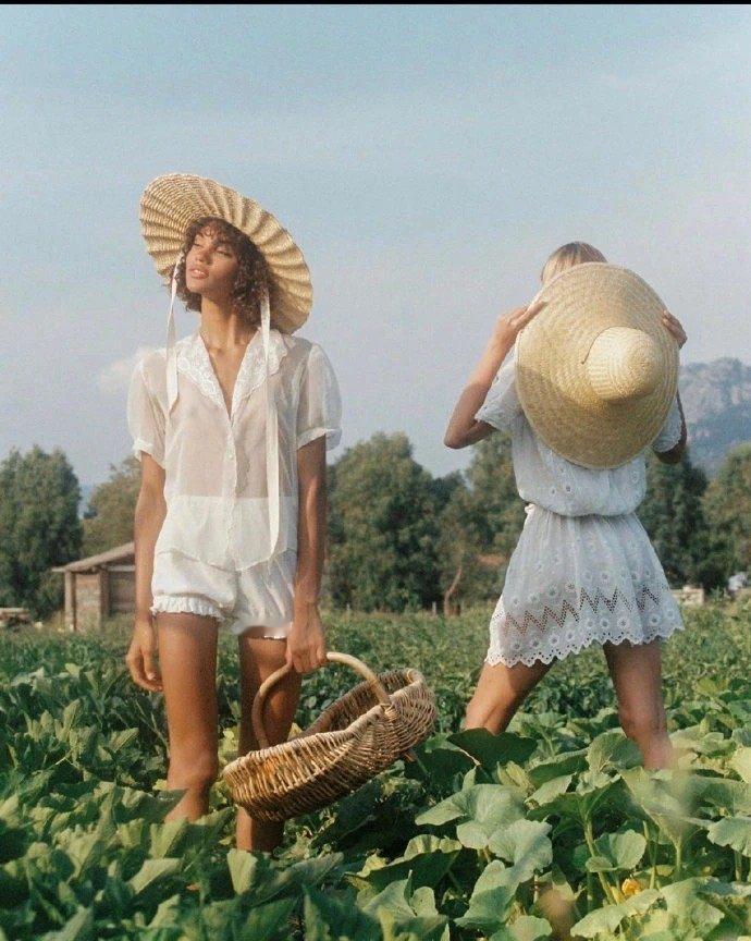 告诉你一个秘密：太过用力的事，都不长久！一位师傅曾说：人为为伪，人弗为佛，当时我