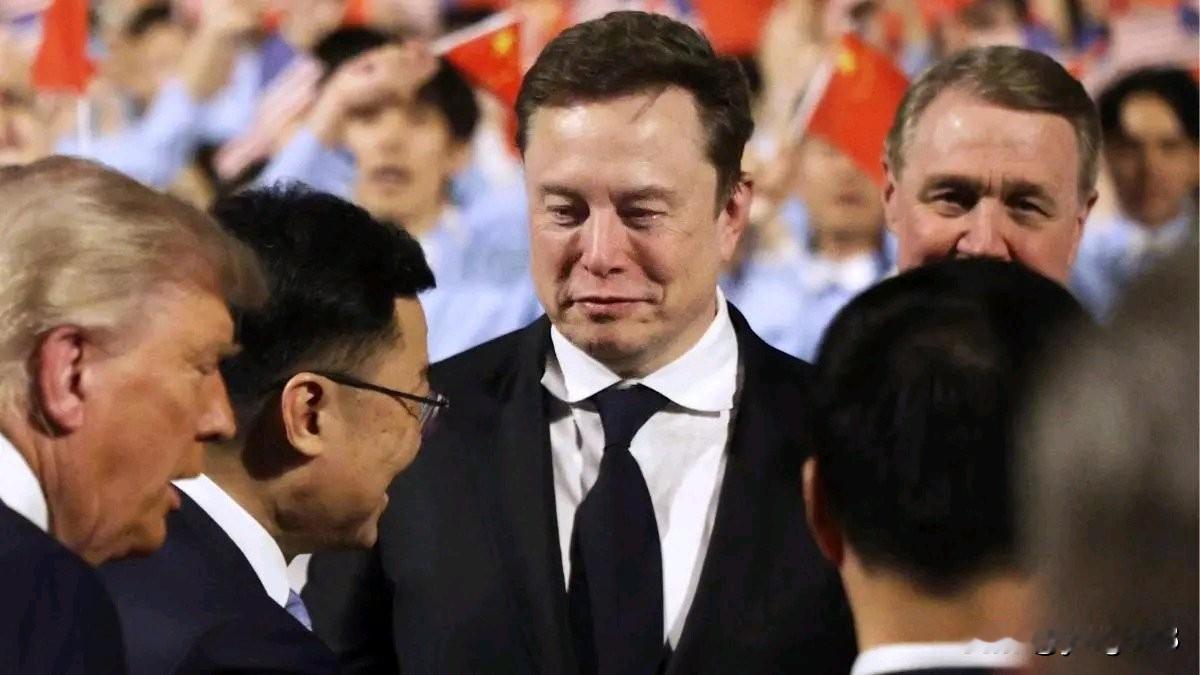 埃隆·马斯克在中国玩手机转圈圈引发爆笑反应
        在唐纳德·特朗普访华