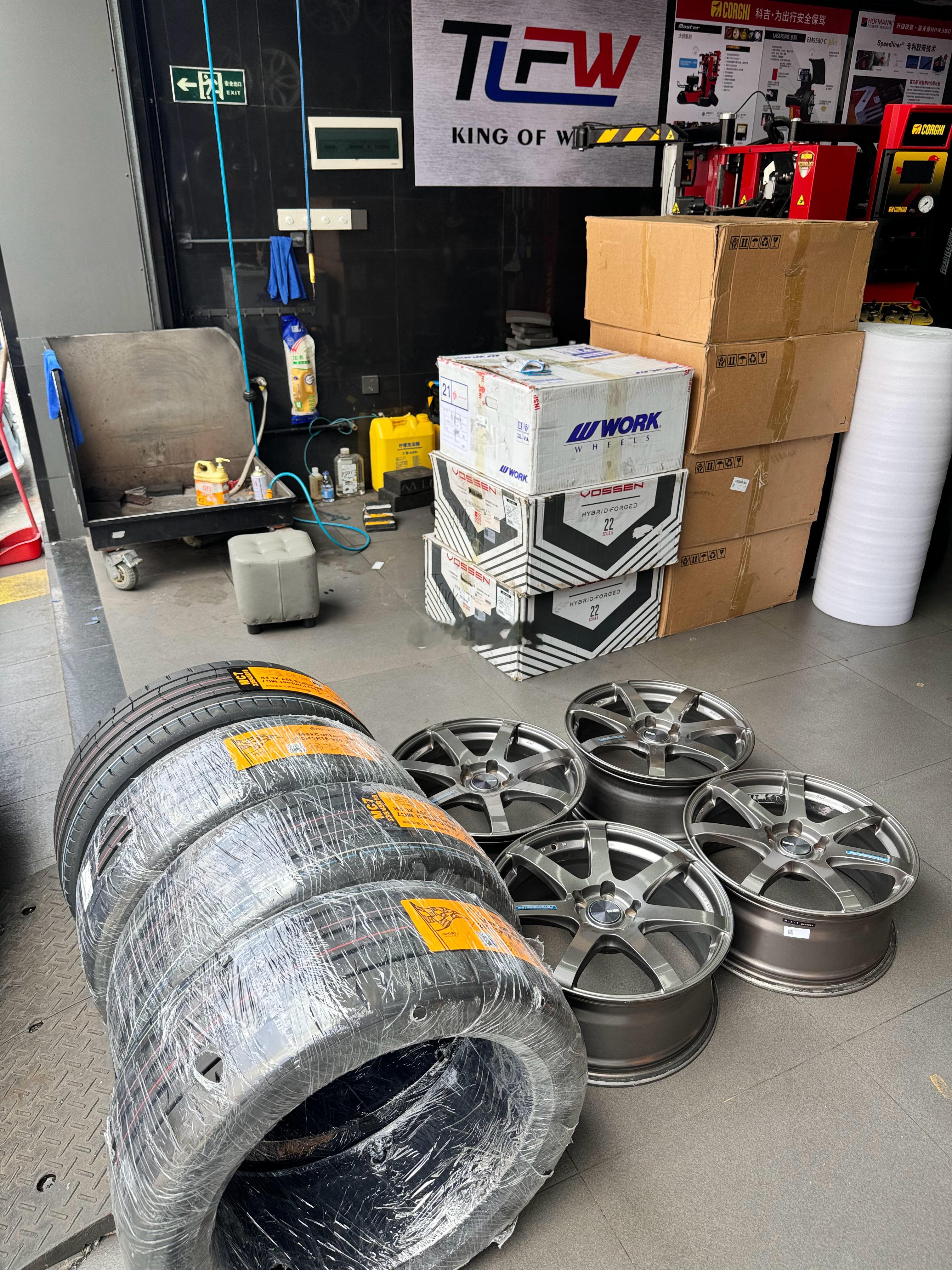 日本🇯🇵ENKEI 18寸 搭配全新 马牌轮胎 for 萤火虫 安排走你 