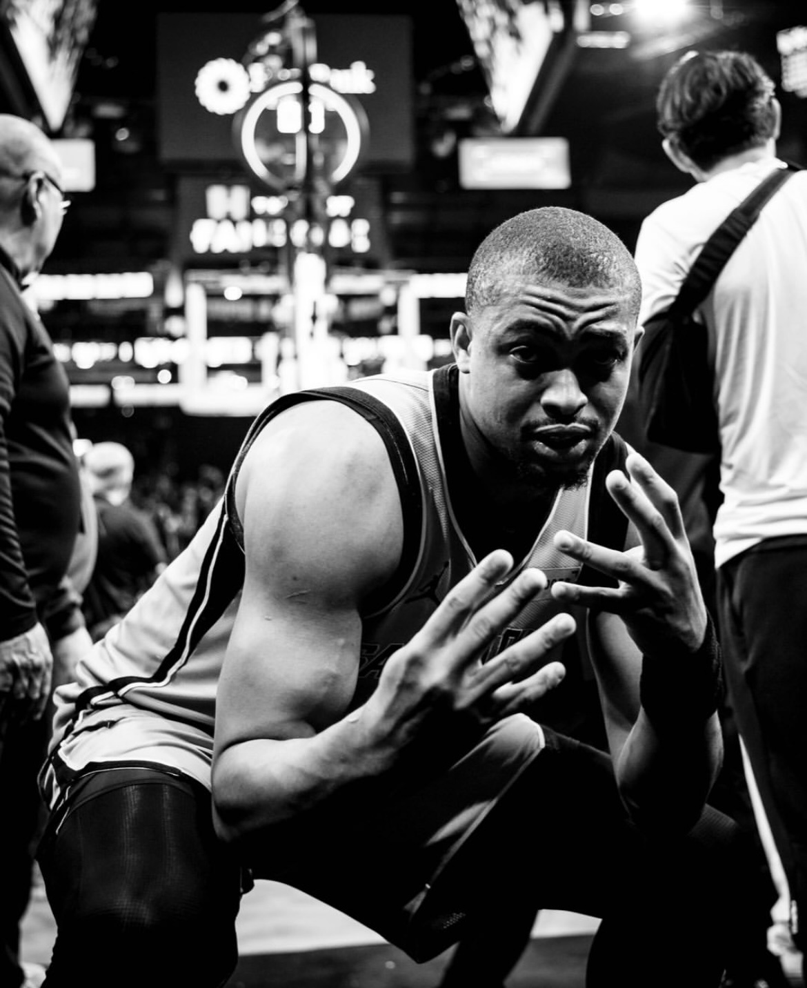 晚安马刺 取舍有度，心安知足，清醒做自己，淡然看万事。晚安刺蜜明天见晚安心语 ｜