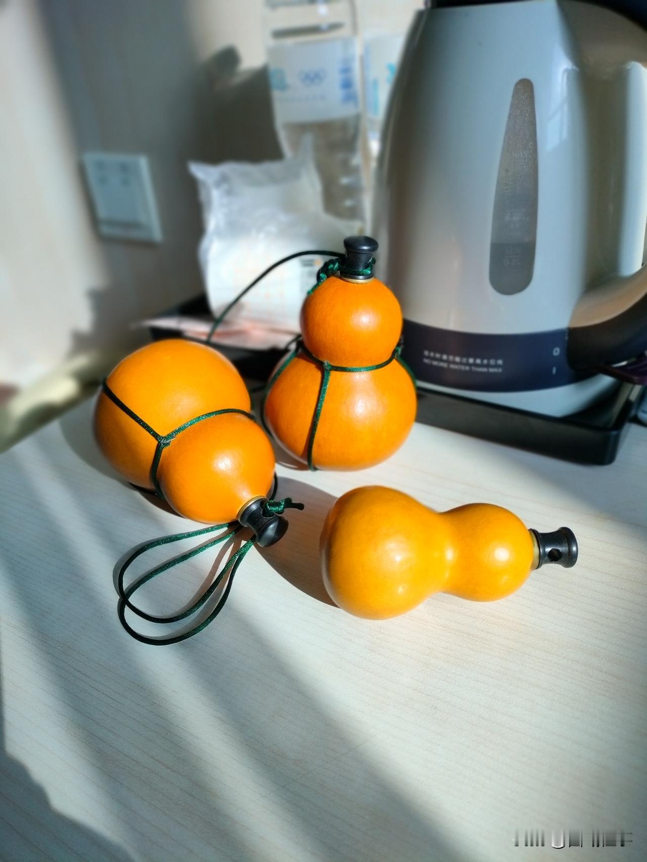 威海的酒友们，你们喝酒都去哪里呀？是都喝啤的还是喝白的？昨儿个吃饭碰到邻桌的食客