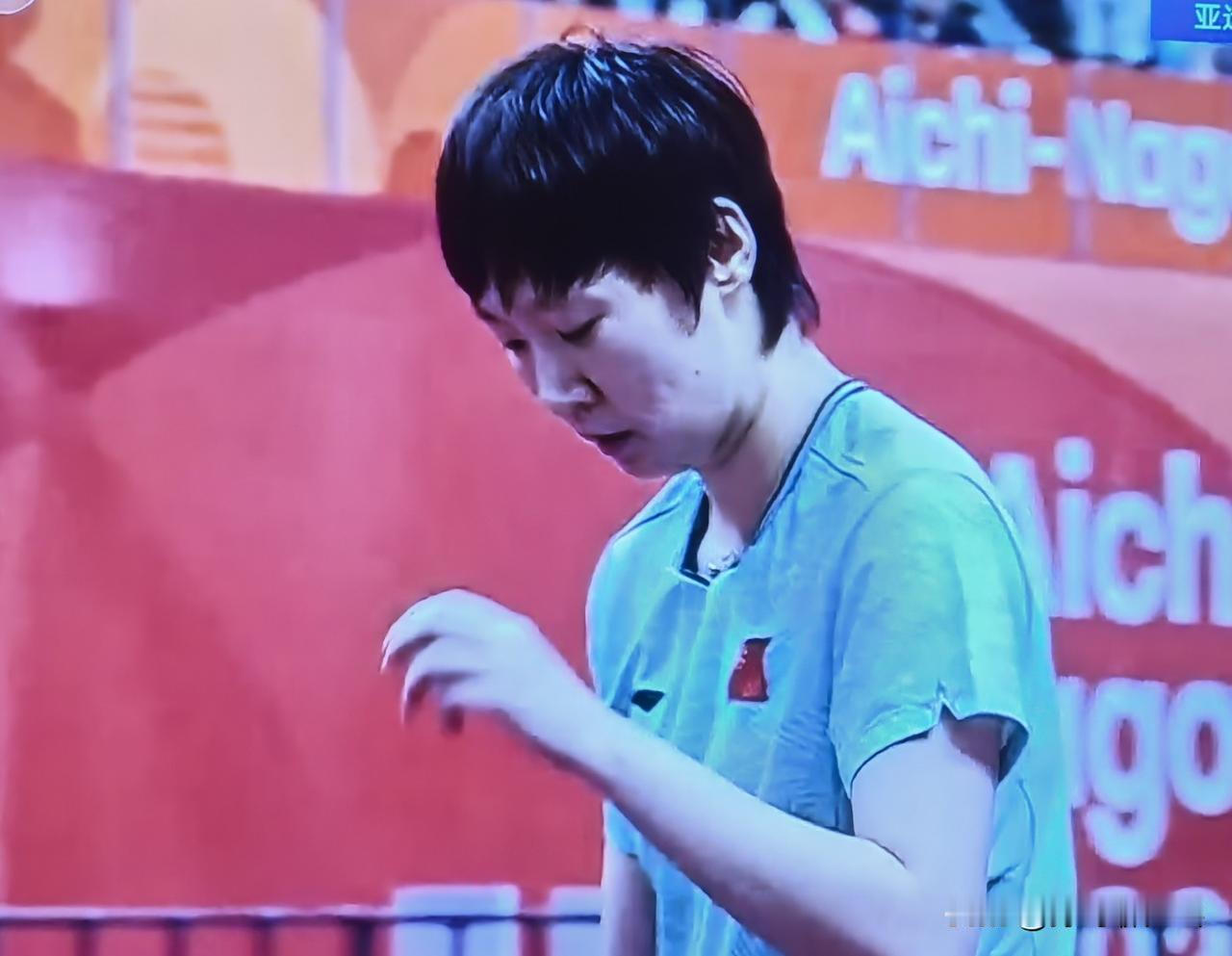 王曼昱 1:0 领先孙颖莎！
亚运会乒乓球女单决赛，国乒主力孙颖莎与王曼昱会师争