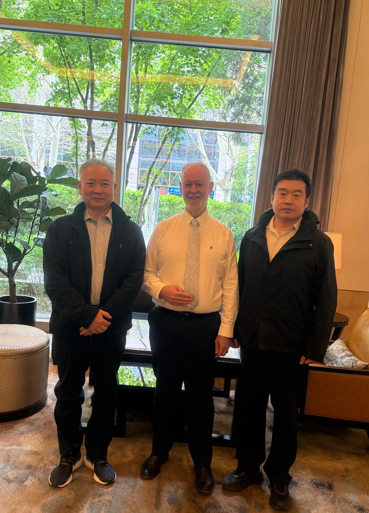 感谢Dr. Jim Walker千里迢迢飞来北京与我交流对特朗普挑起全球贸易战的