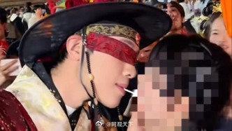 【人民日报评景区NPC擦边：背离初衷，拉低格调】景区NPC互动表演滑向低俗化沉浸