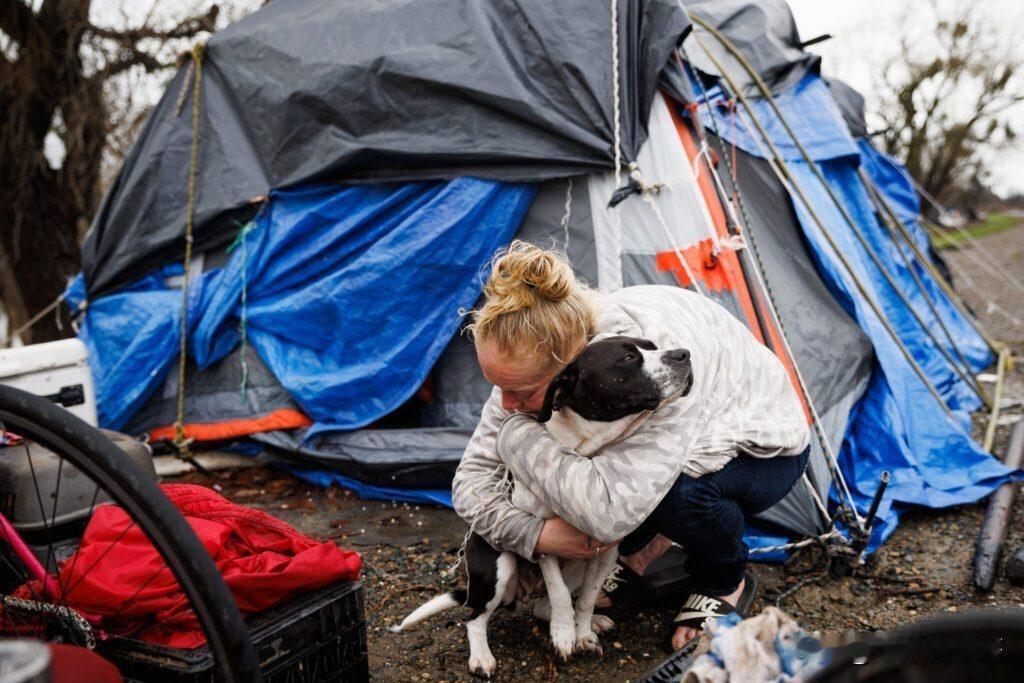 市民发飙质问洛杉矶议会钱去哪了？


最近有市民参加议会会议，愤怒地质问议员们，
