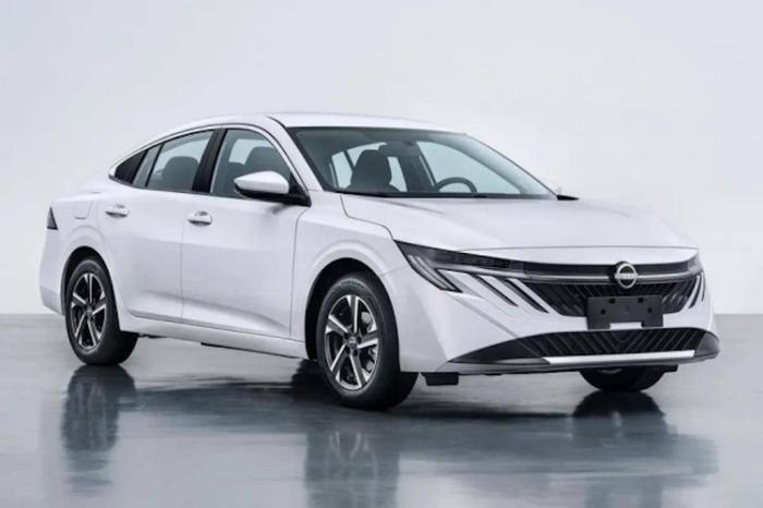 全新日产轩逸实车曝光，这次换代很有诚意，不再是小修小补。
外观彻底年轻化、新能源