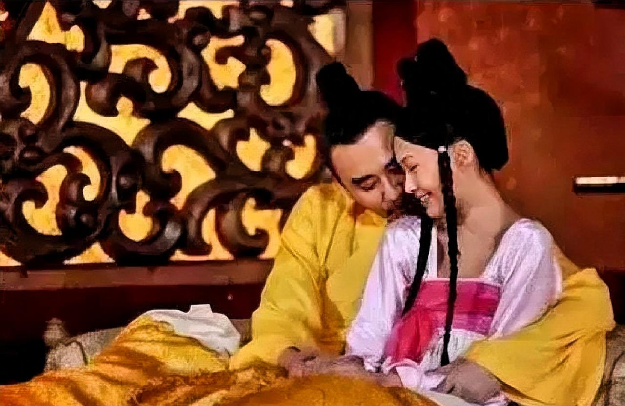 嘉靖帝喝醉了酒，召幸13岁的小宫女尚氏。玩到尽兴时，尚氏在帐子里放起了火，火光映