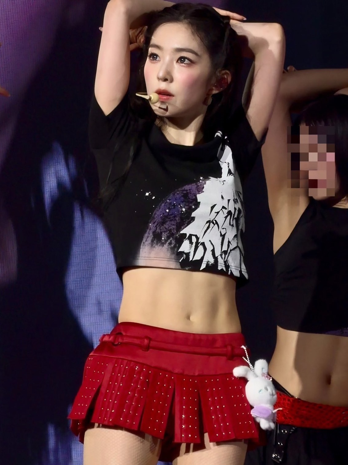 Irene  看到还有人问红红可不可以买的场周现在除了外套、香水、水晶球暂时售罄