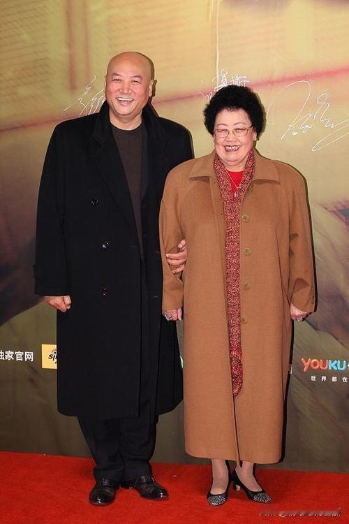 迟重瑞与陈丽华：36年“反套路”相守

陈丽华走了，85岁。人们翻出她与迟重瑞的