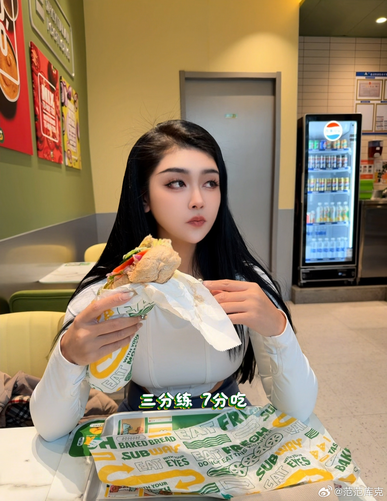 💡个性化搭配食材，🥬新鲜蔬菜多重🥩蛋白质现场烘培。赛百味推出开工季助力大众