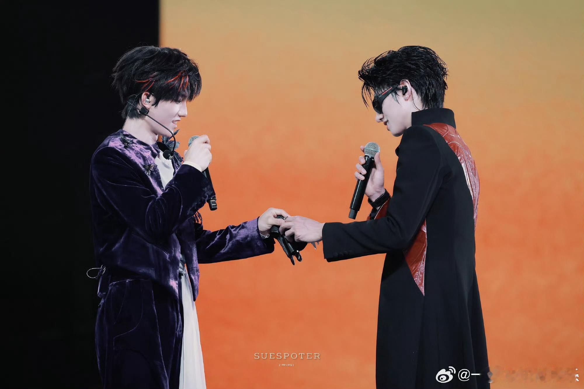登陆少年演唱会直播状态线上看演唱会体验感直接拉满！多机位切换看得超清楚，少年们全