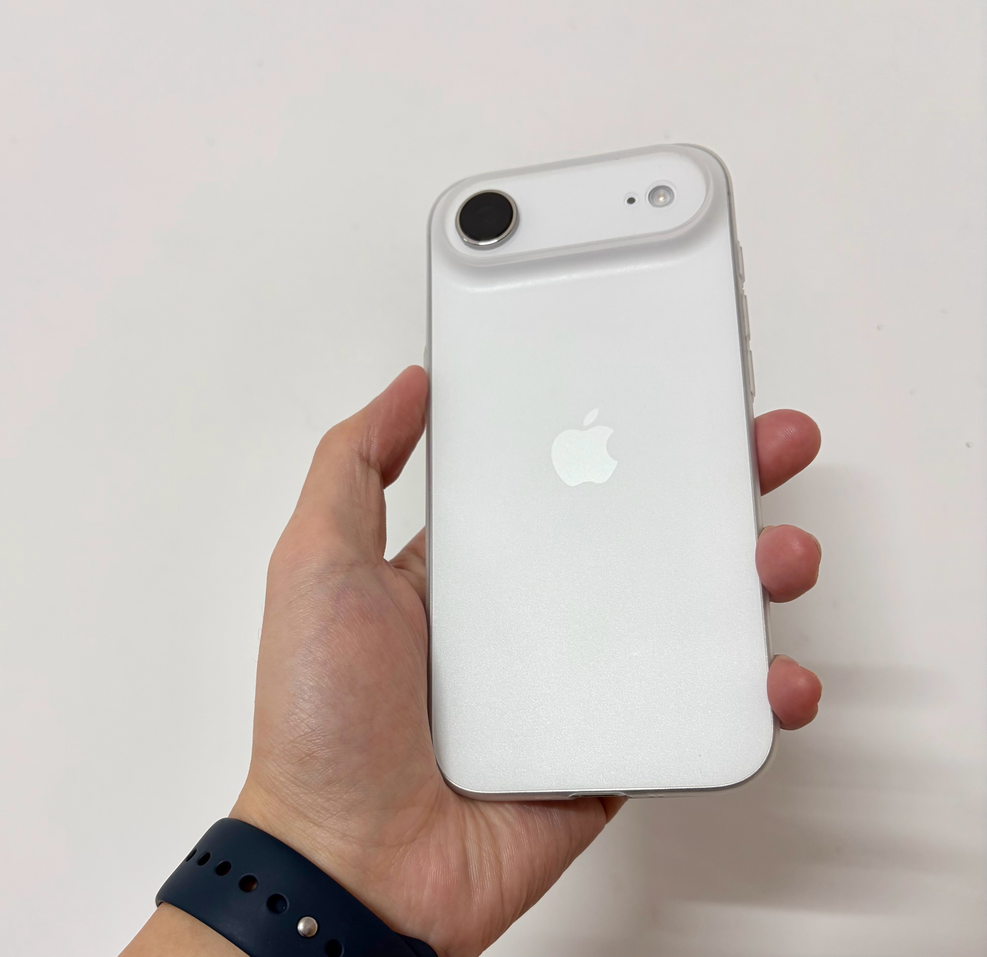 猜猜我的iPhone Air戴套了没有？