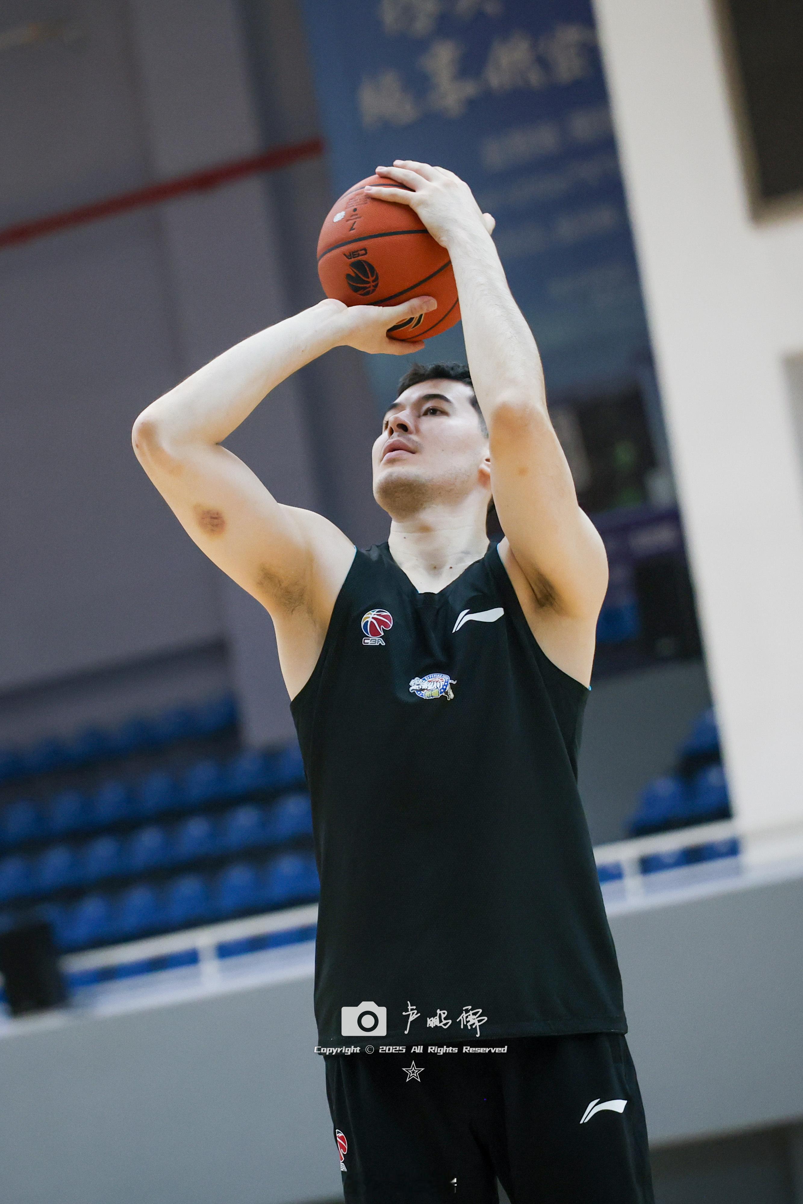 今日份国内球员训练图集📸🏀 