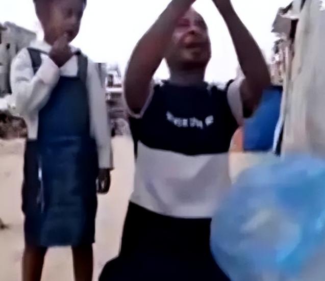 宗教的影响真的这么大吗？许多中东难民，拿到中国千辛万苦送去的救援物资，第一时间不