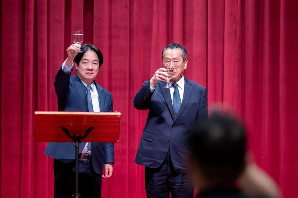 赖清德今天到了金门
参加八二三炮战纪念活动
大家知道
金门距离厦门一步之遥
但是