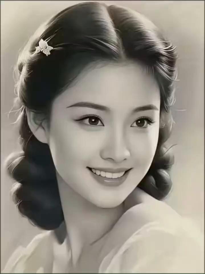 佳人绝色沉淀在悠悠时光里流转的眼眸，藏漫天星子嫣然一笑尽显柔婉情态。容貌宛若匠心